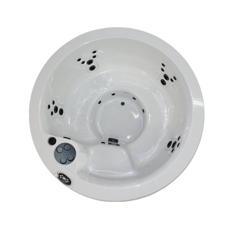 THE COUNTESS Regency Collection Hot Tub
